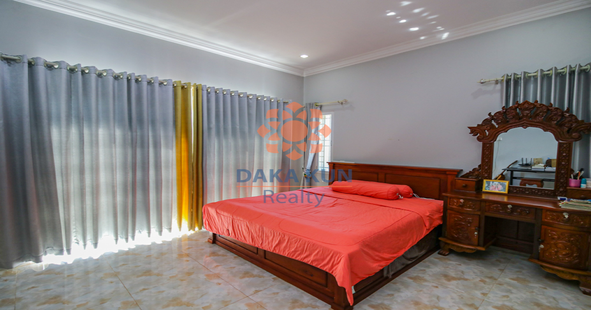 5 Bedrooms House for Rent in Siem Reap City, Chreav