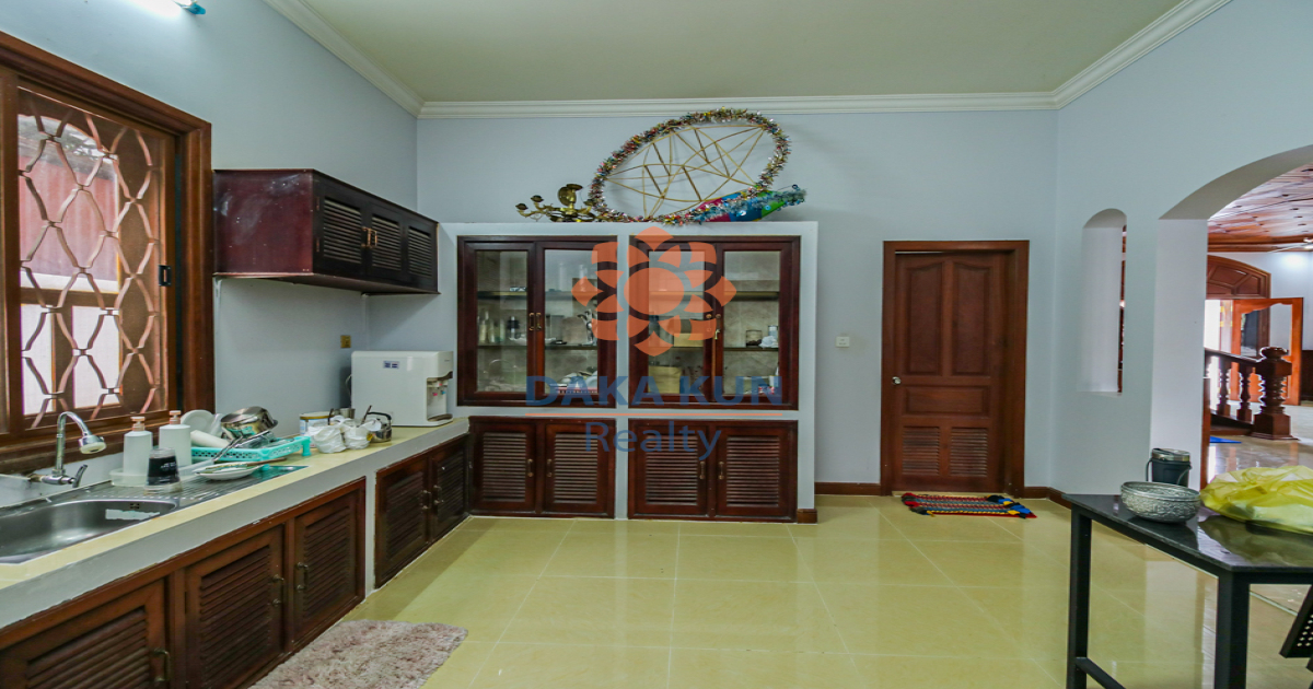 5 Bedrooms House for Rent in Siem Reap City, Svay Dangkum
