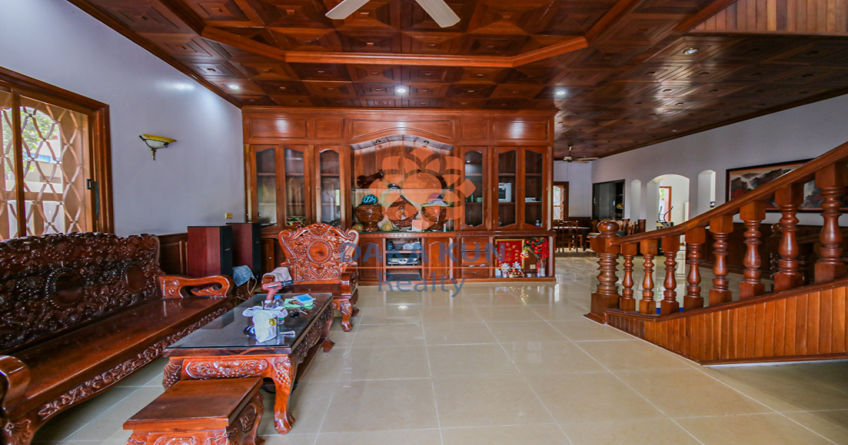 5 Bedrooms House for Rent in Siem Reap City, Svay Dangkum