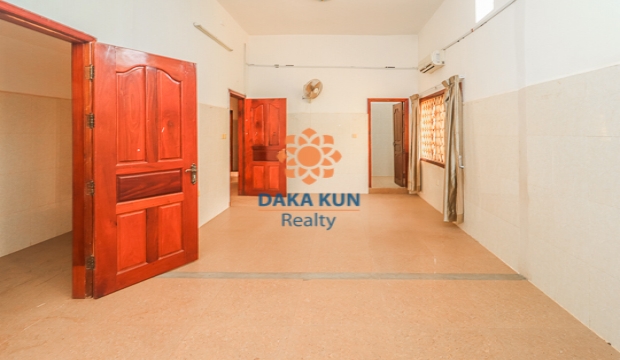 Urgent Sale Land and House near Sala Kamreuk-Siem Reap