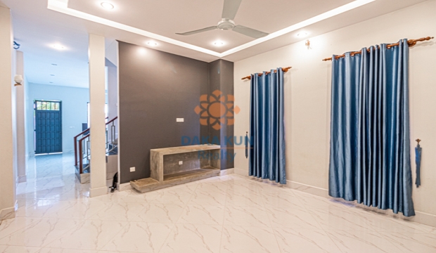 2 Bedrooms House for Rent in Svay Dangkum, Siem Reap