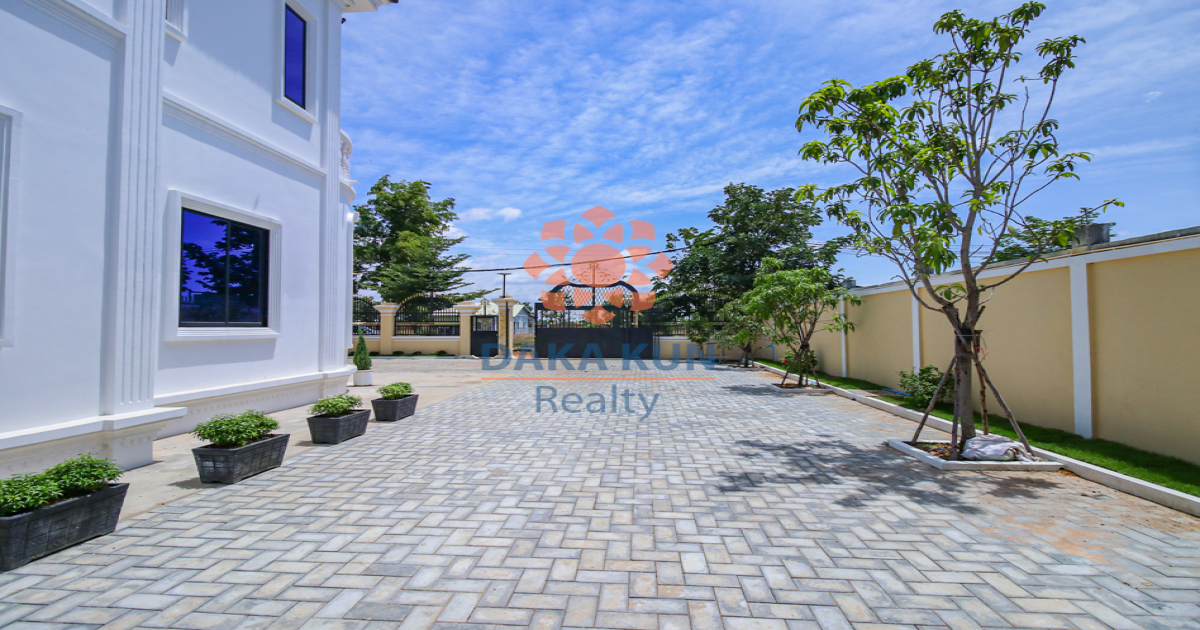 House for Sale near Prey Kuy roundabout, in Siem Reap