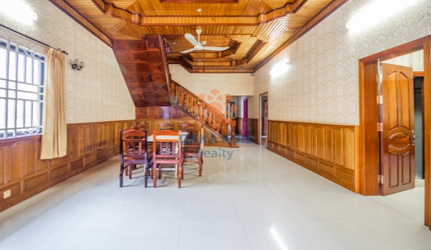 5 Bedrooms House for Rent in Siem Reap-Svay Dangkum