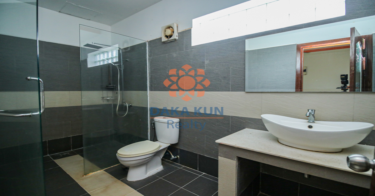 4 Bedrooms House for Rent in Siem Reap City, Svay Dangkum