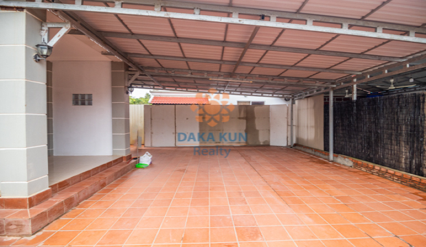 4 Bedrooms House for Rent in Krong Siem Reap-Svay Dangkum