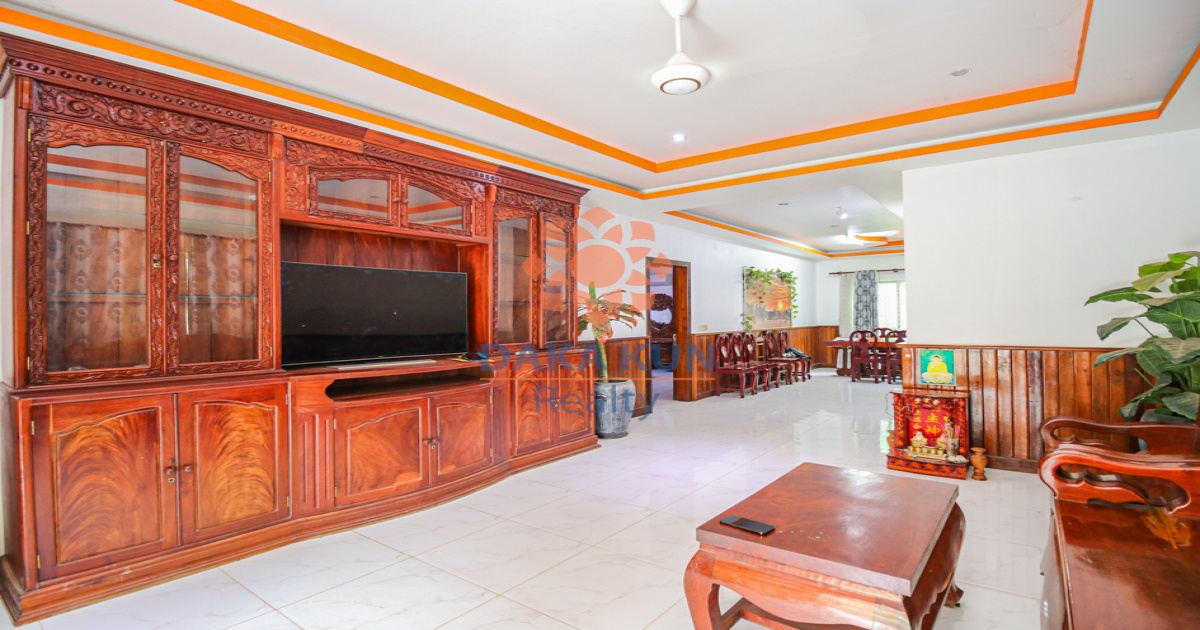 4 Bedrooms House for Rent in Siem Reap City, Svay Dangkum