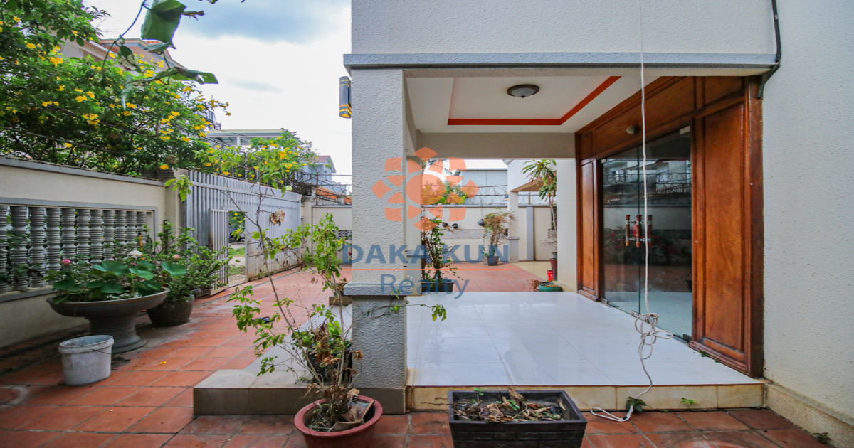 4 Bedrooms House for Rent in Siem Reap City, Svay Dangkum