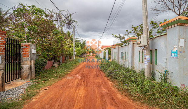 Urgent Sale Land​ and House near Sala Kamreuk-Siem Reap