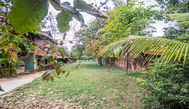 Urgent Sale Land​ and House near Sala Kamreuk-Siem Reap