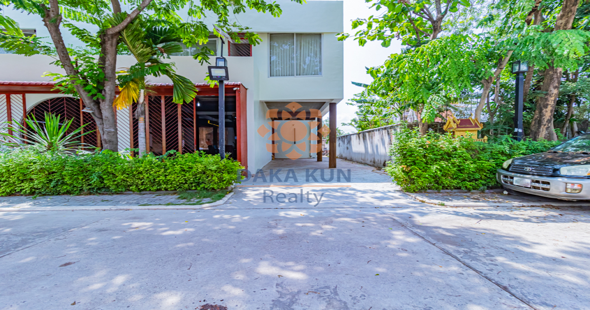 Villa for Sale with Swimming Pool in Siem Reap