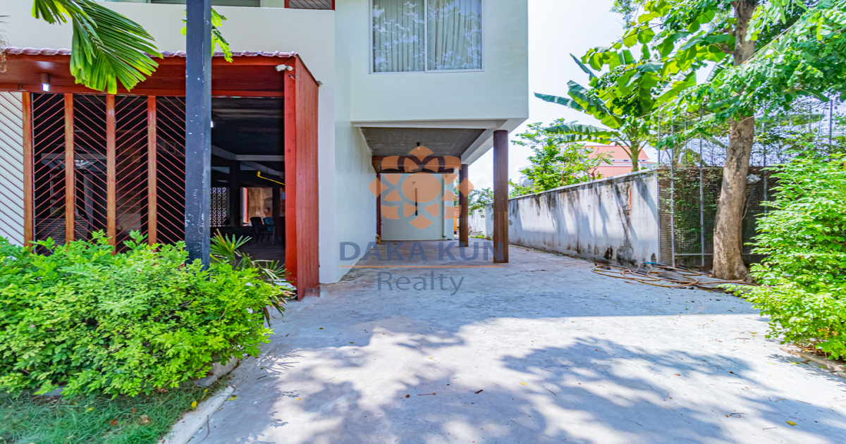 12 Bedrooms House with Pool for Rent in Siem Reap