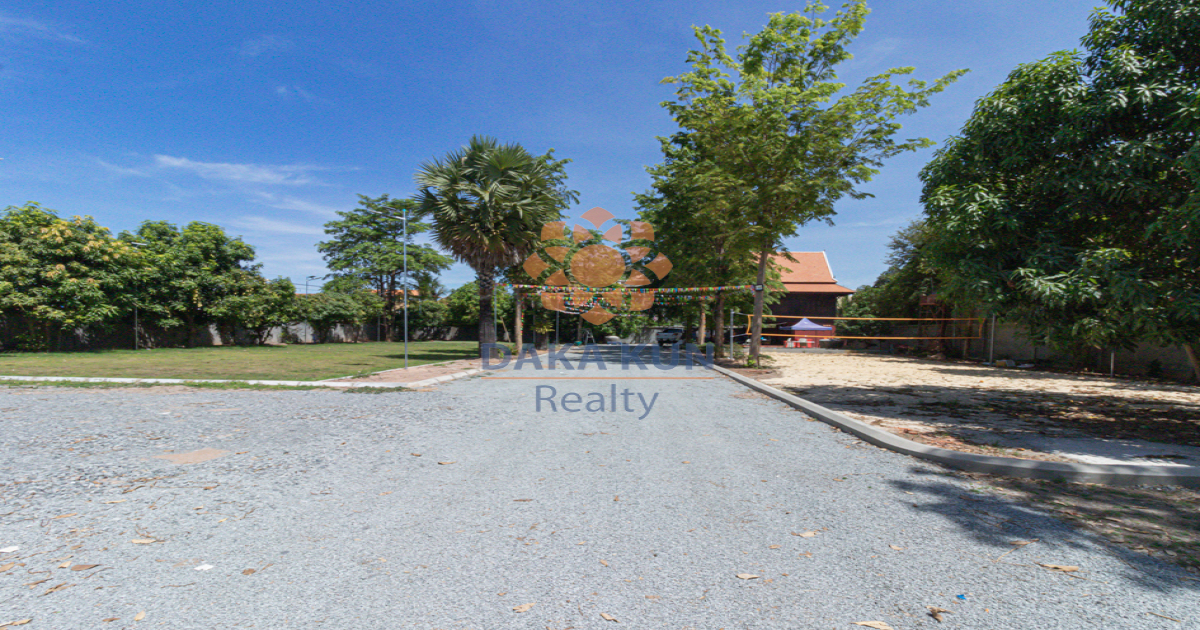 Land with Wooden House for Sale in​ Siem Reap City-Chreav