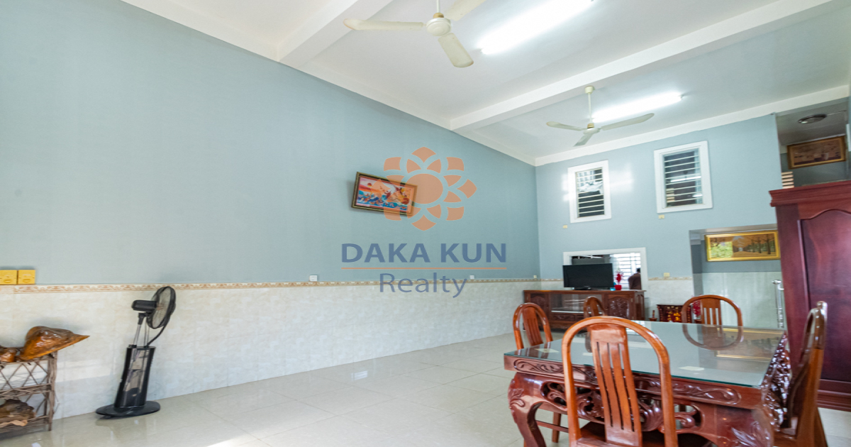 3 Bedrooms Town House for Rent Siem Reap City-Svay Dangkum
