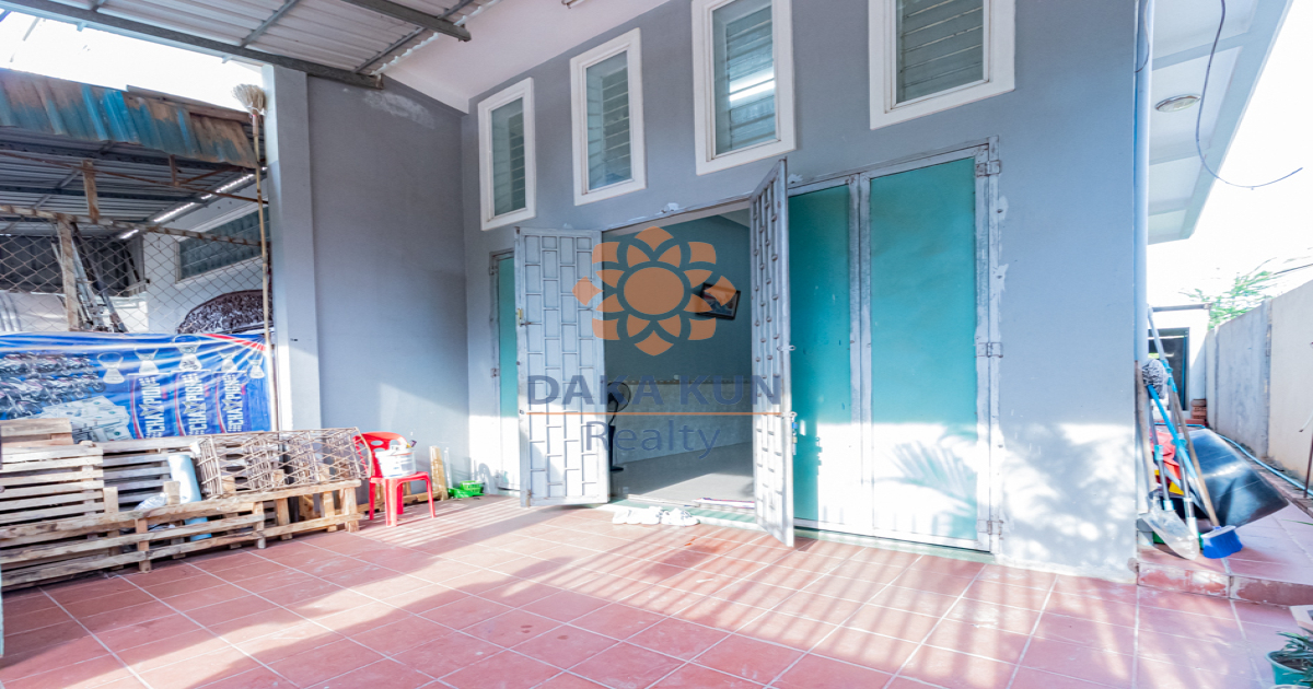 3 Bedrooms Town House for Rent Siem Reap City-Svay Dangkum