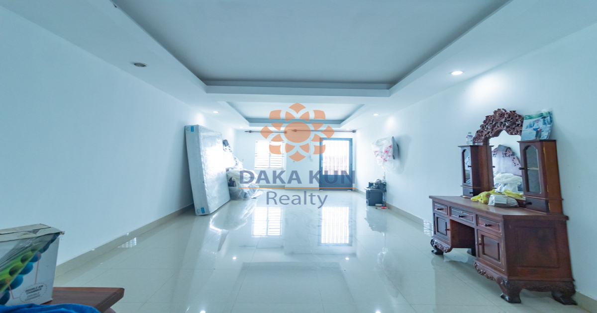 5 Bedrooms House for Sale in Siem Reap City-Chreav