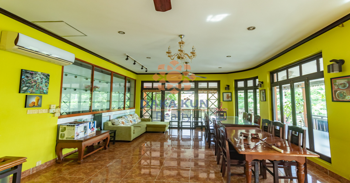 Commercial House for Sale​​ in Siem Reap City-Riverside
