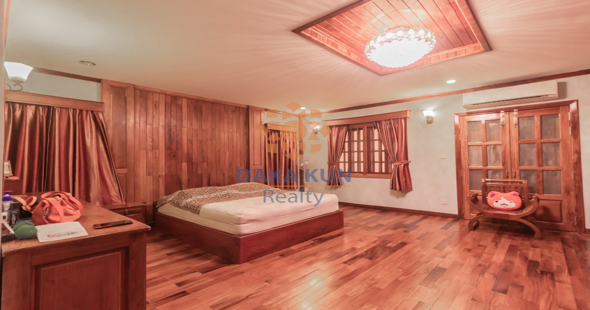 Commercial House for Sale​​ in Siem Reap City-Riverside