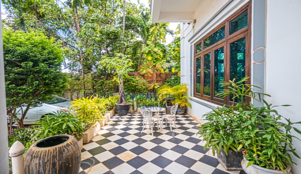 Hotel for Sale in Krong Siem Reap-Sala Kamreuk