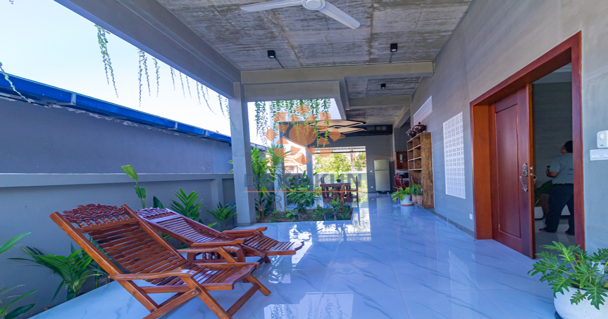 3-Bedroom House with Garden for Sale in Sala Kamreuk