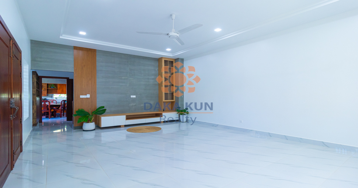3 Bedrooms House for Rent in Siem Reap City-Sala Kamruek