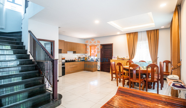 3 Bedrooms Villa for Rent in Krong Siem Reap