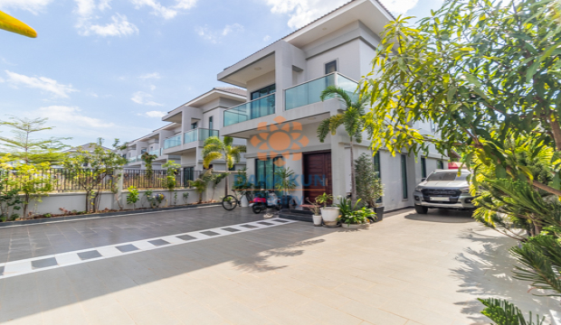 3 Bedrooms Villa for Rent in Krong Siem Reap