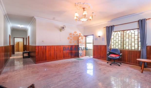 4 Bedrooms Apartment for Rent in Siem Reap-Svay Dangkum