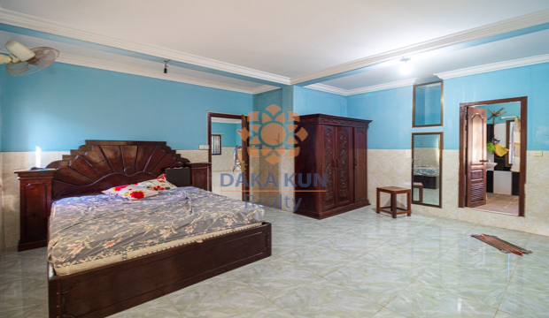 4 Bedrooms House for Rent in Krong Siem Reap-Sala Kamreuk