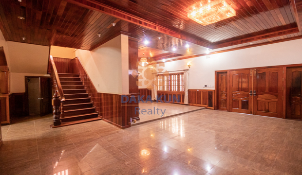 5 Bedrooms House for Rent in Krong Siem Reap-Sla Kram