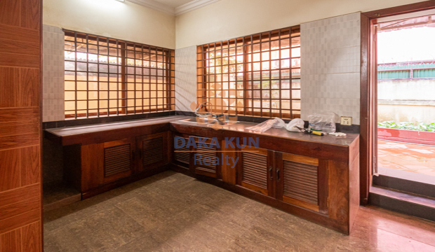 5 Bedrooms House for Rent in Krong Siem Reap-Sla Kram