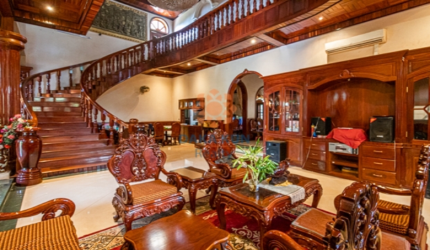 Villa for Sale in Krong Siem Reap-Tmor Meas Rd