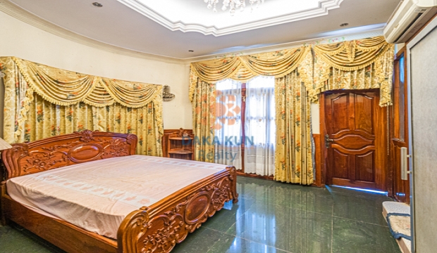 Villa for Sale in Krong Siem Reap-Tmor Meas Rd