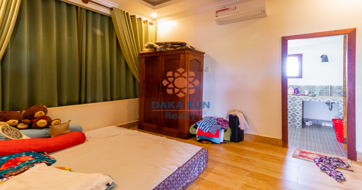 Wooden House for Rent in Siem Reap City, Chreav