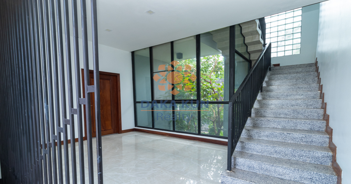 5 Bedrooms Villa for Sale in Siem Reap City-Wat Bo