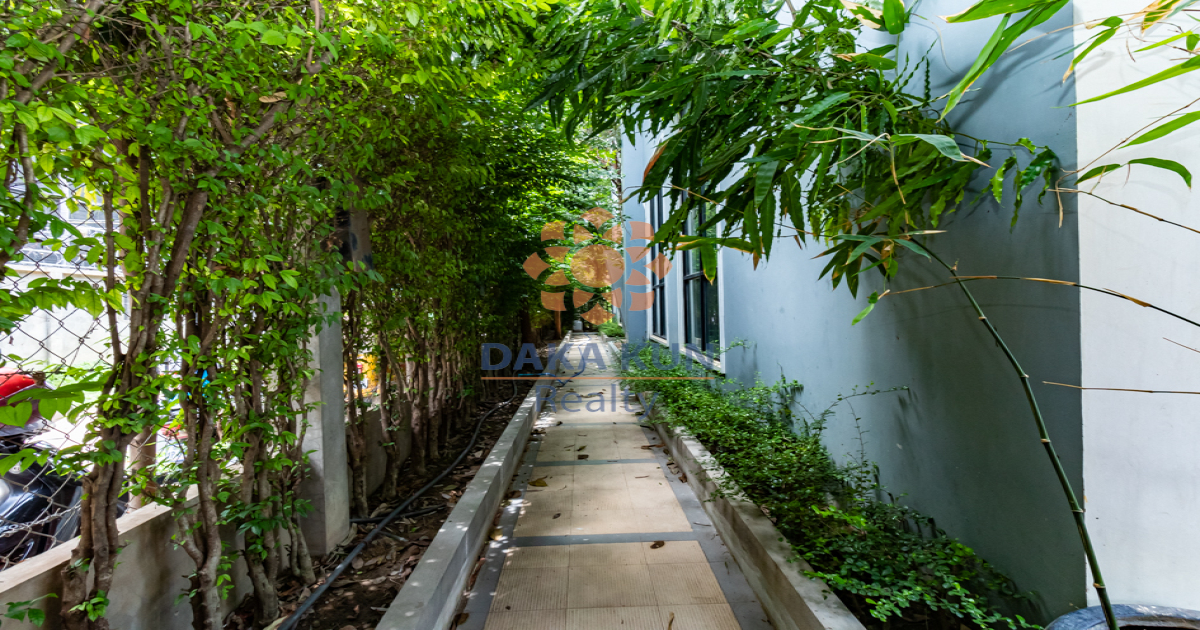 5 Bedrooms Villa for Sale in Siem Reap City-Wat Bo