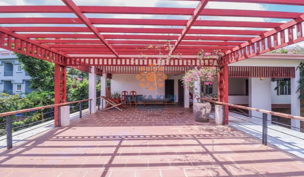 5 Bedrooms Villa for Rent in Siem Reap-Svay Dangkum