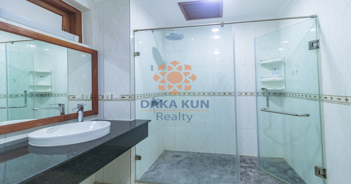 4 Bedrooms Apartment with Swimming Pool for Rent in Siem Reap-Sala Kamreuk