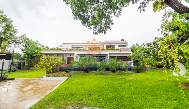 Villa for Sale in Krong Siem Reap-Sala Kamreuk
