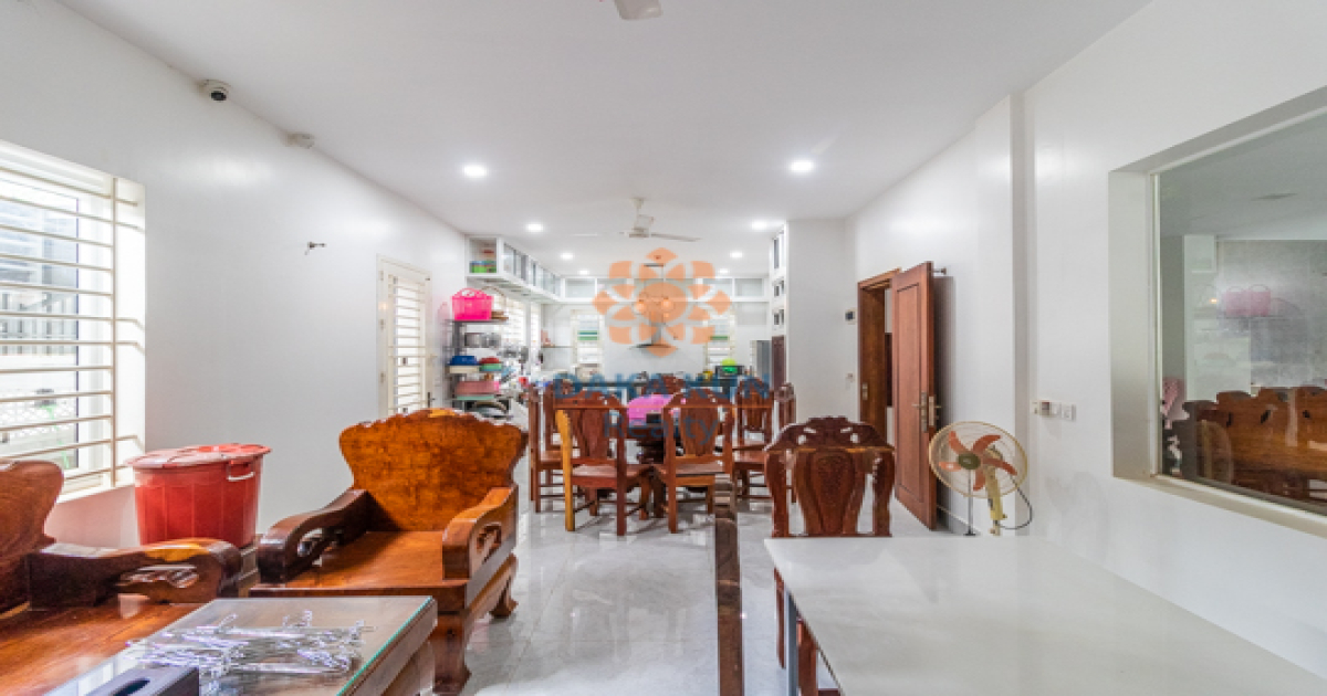 5 Bedrooms House for Rent on Main Road, in Siem Reap City