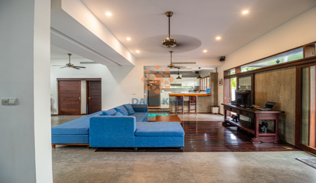 Villa for Sale in Krong Siem Reap-Sala Kamreuk