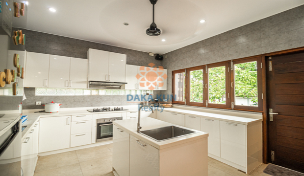 Villa for Sale in Krong Siem Reap-Sala Kamreuk