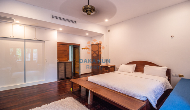 Villa for Sale in Krong Siem Reap-Sala Kamreuk