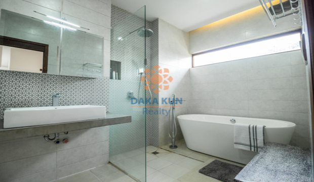 Villa for Sale in Krong Siem Reap-Sala Kamreuk