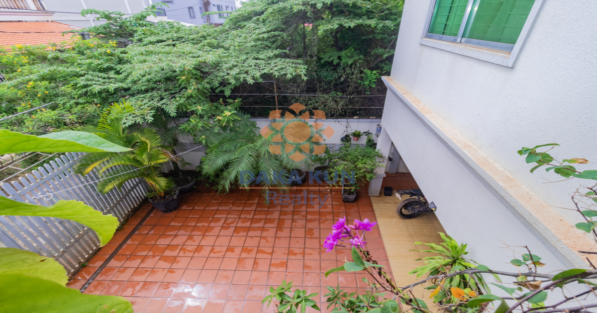 4 Bedrooms House for Sale in Siem Reap City-Svay Dangkum