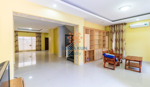 4 Bedrooms House for Rent in Krong Siem Reap-Svay Dangkum