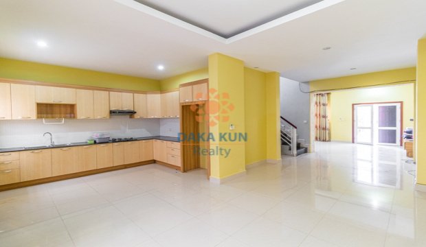 4 Bedrooms House for Rent in Krong Siem Reap-Svay Dangkum