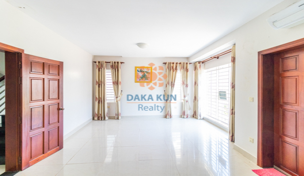 4 Bedrooms House for Rent in Krong Siem Reap-Svay Dangkum
