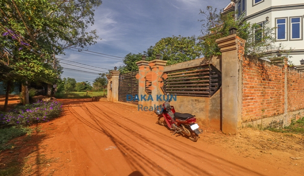 Urgent Sale Land near Sala Komreuk-Siem Reap