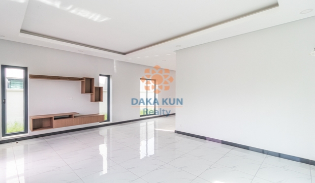 3 Bedrooms Villa for Sale in Siem Reap