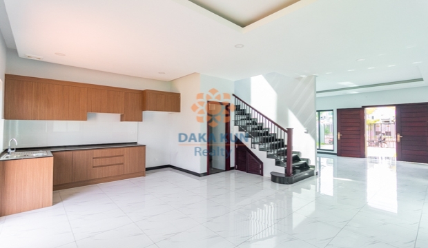 3 Bedrooms Villa for Sale in Siem Reap
